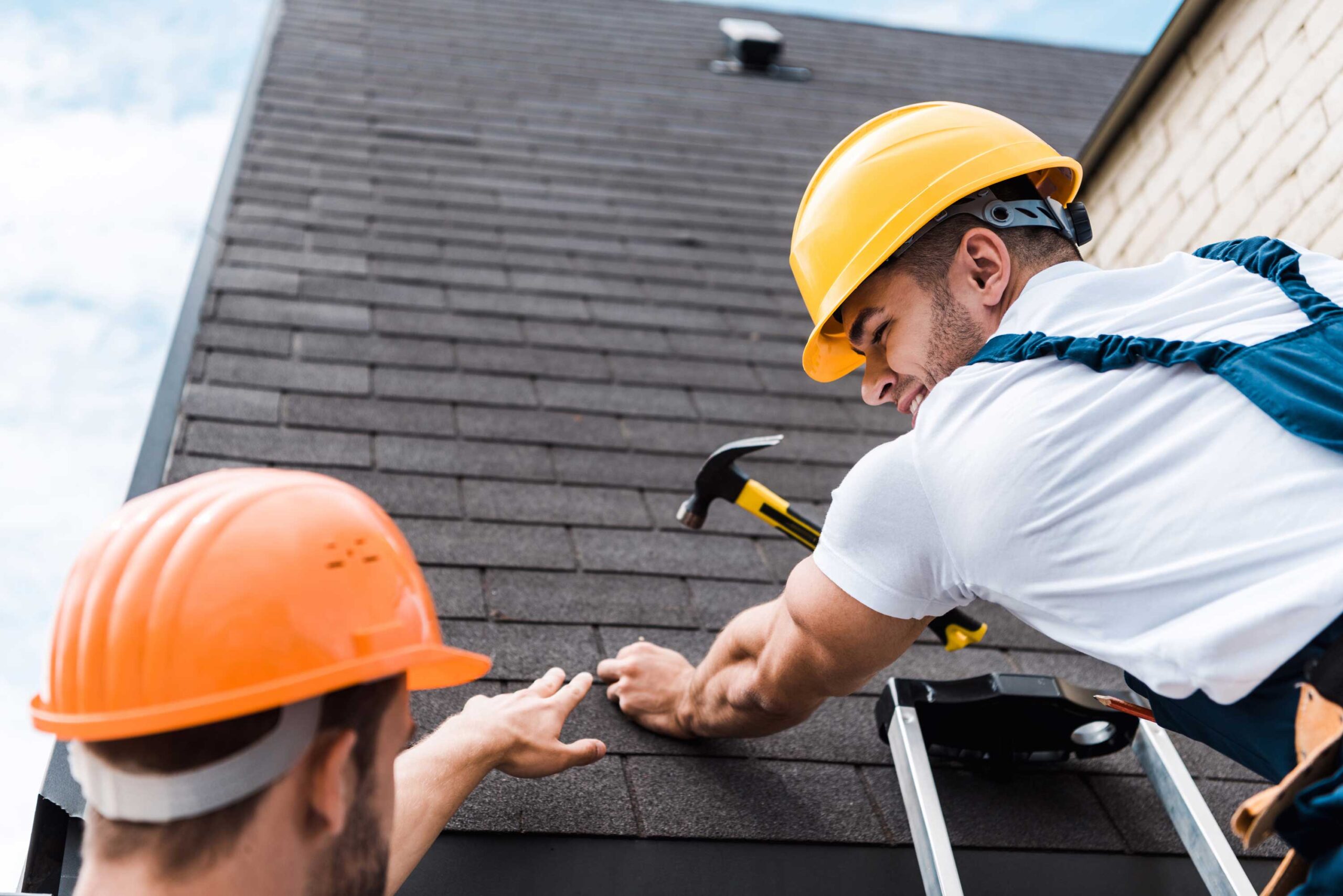 4 Advantages of Hiring Local Roofing Company in Spokane | Apex Roofing