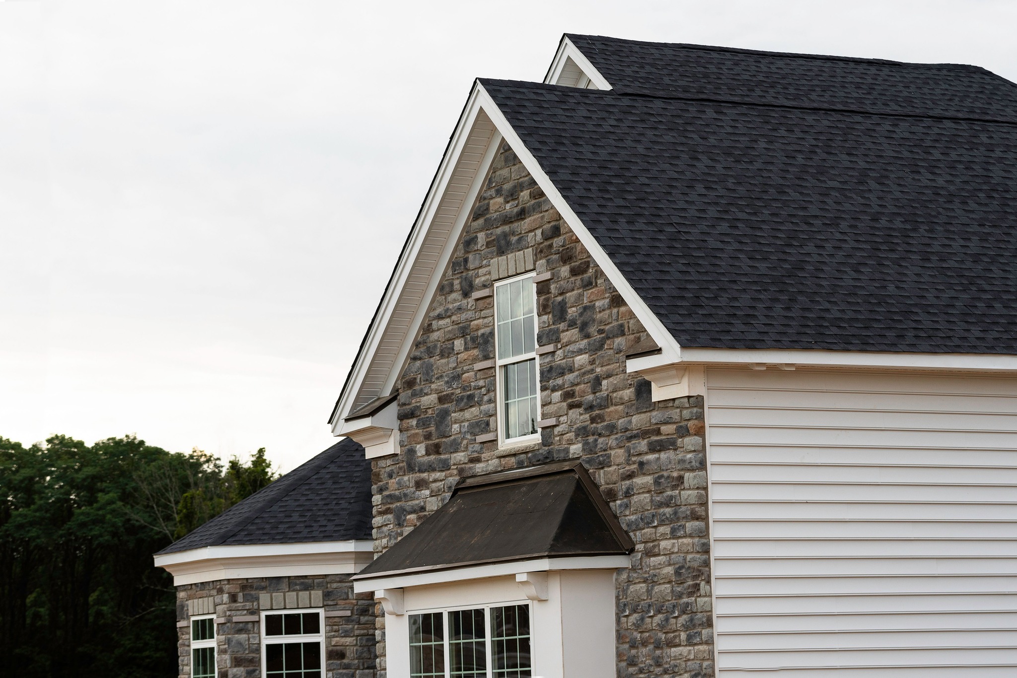 The 4 Most Popular Asphalt Shingle Colors in Pullman